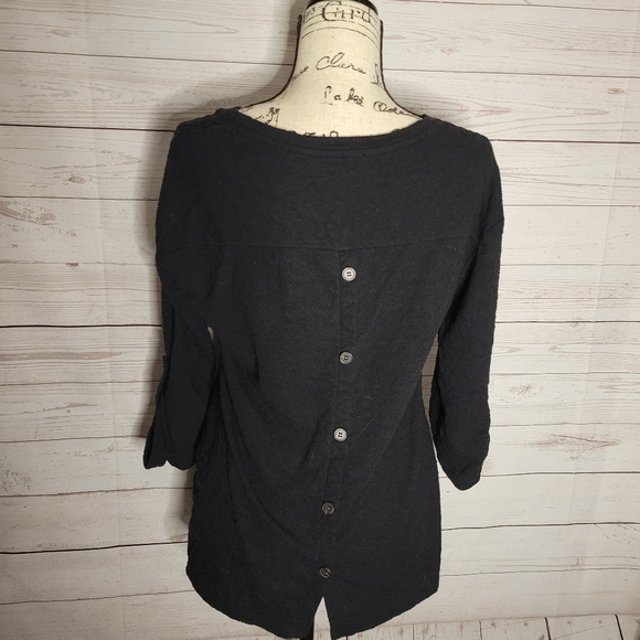 Rose + Olive small black sweater top button half sleeve top - Picture 2 of 4